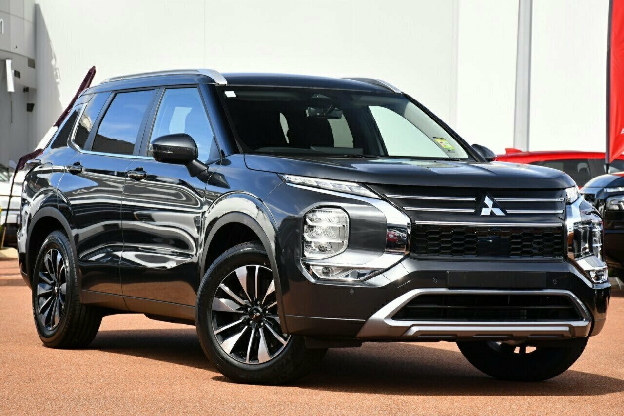 Mitsubishi Outlander image 1