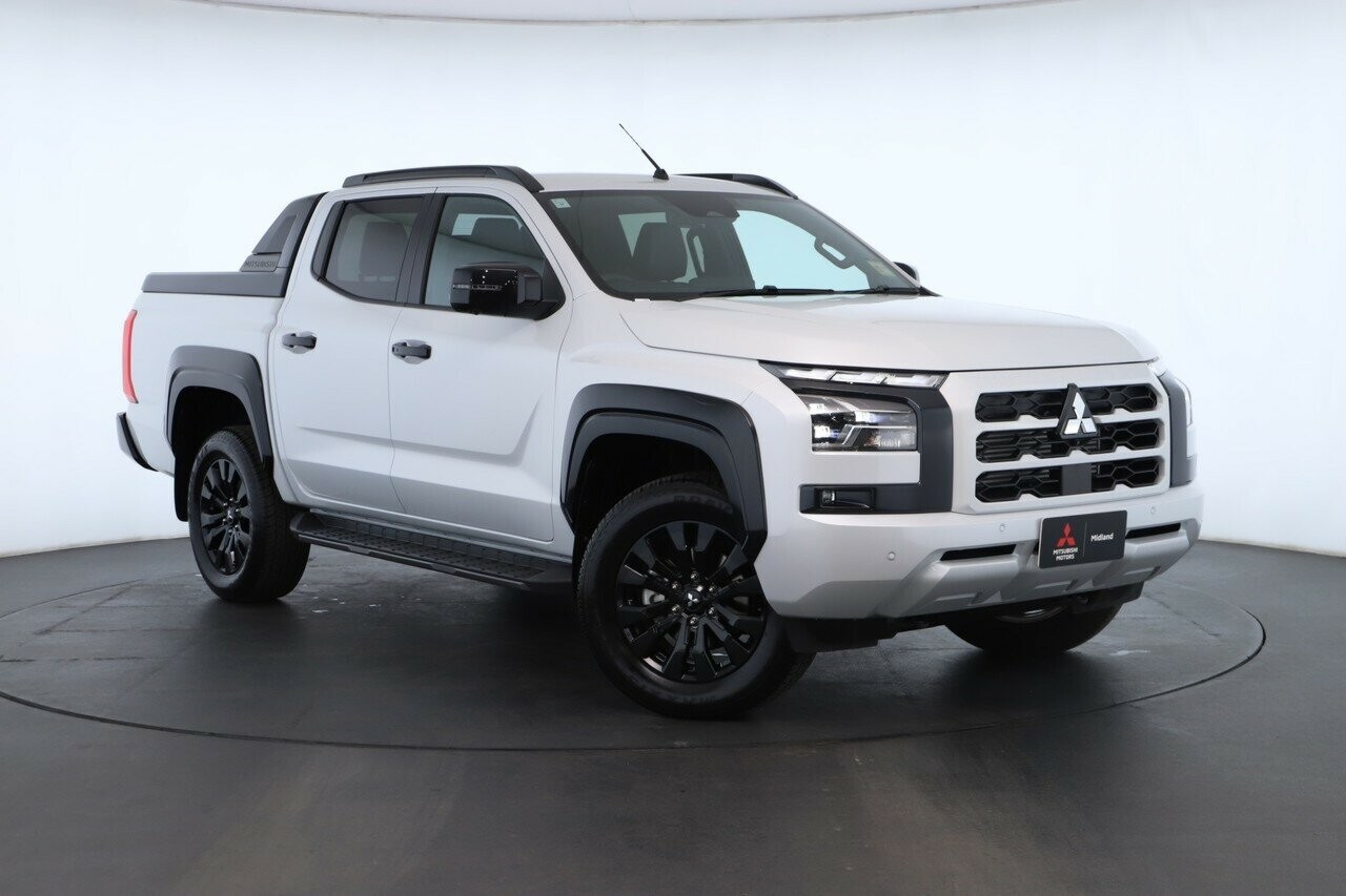 Mitsubishi Triton image 1