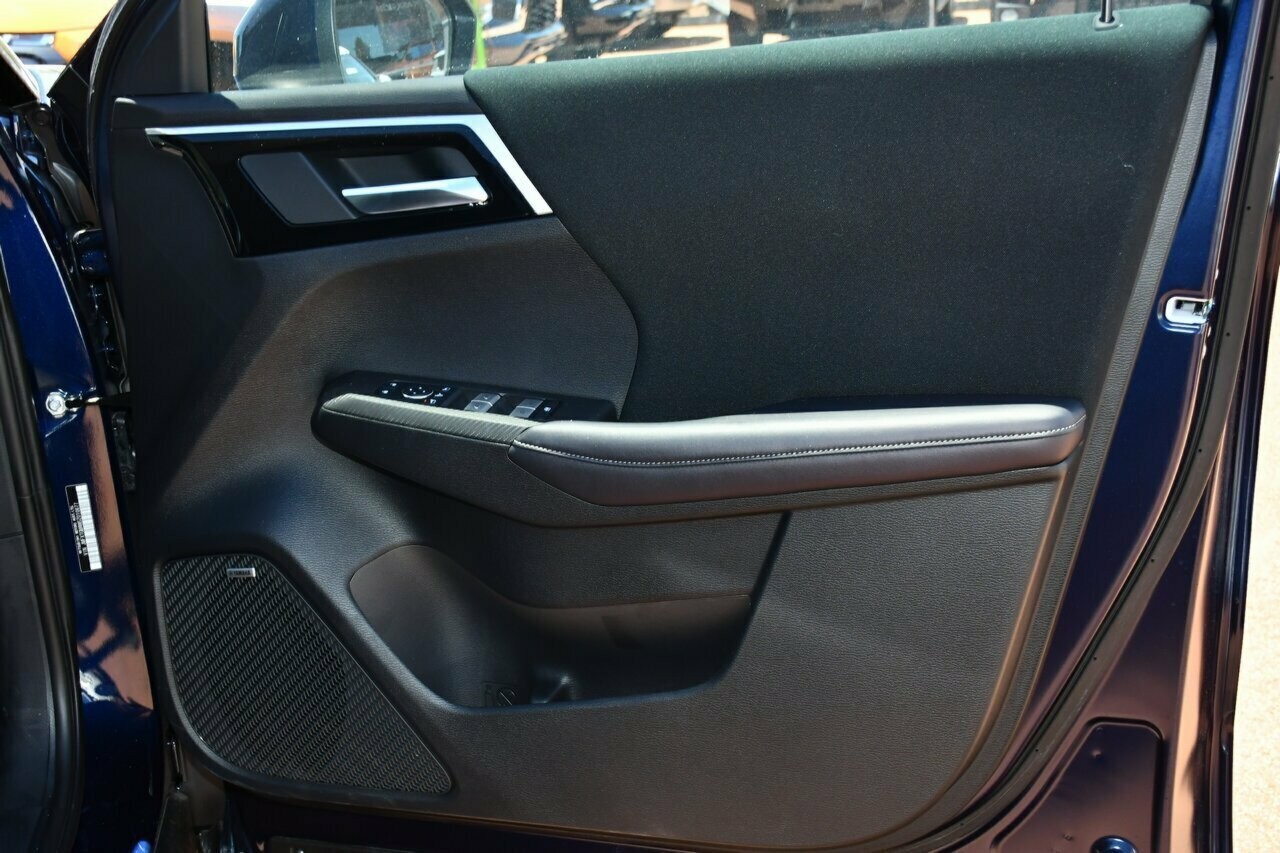 Mitsubishi Outlander image 4