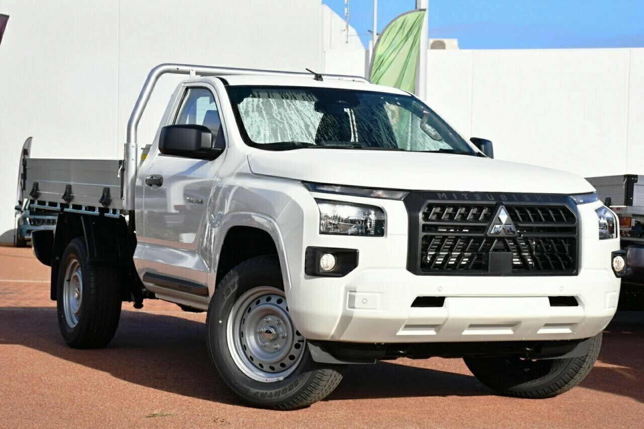 Mitsubishi Triton image 1