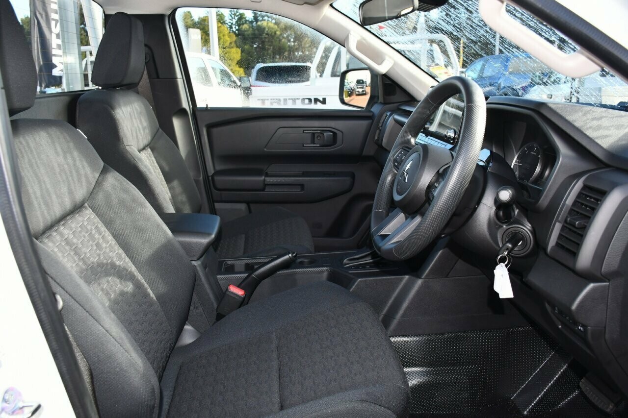 Mitsubishi Triton image 4