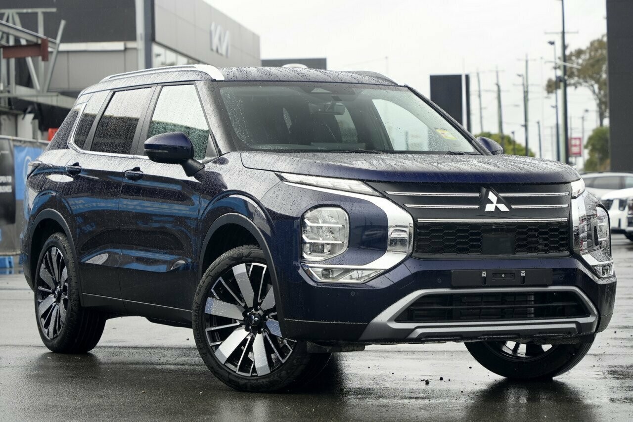Mitsubishi Outlander image 1