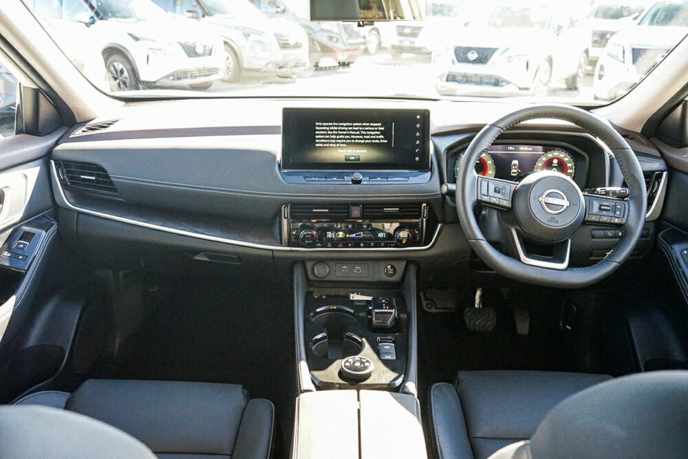 Nissan X-trail image 2