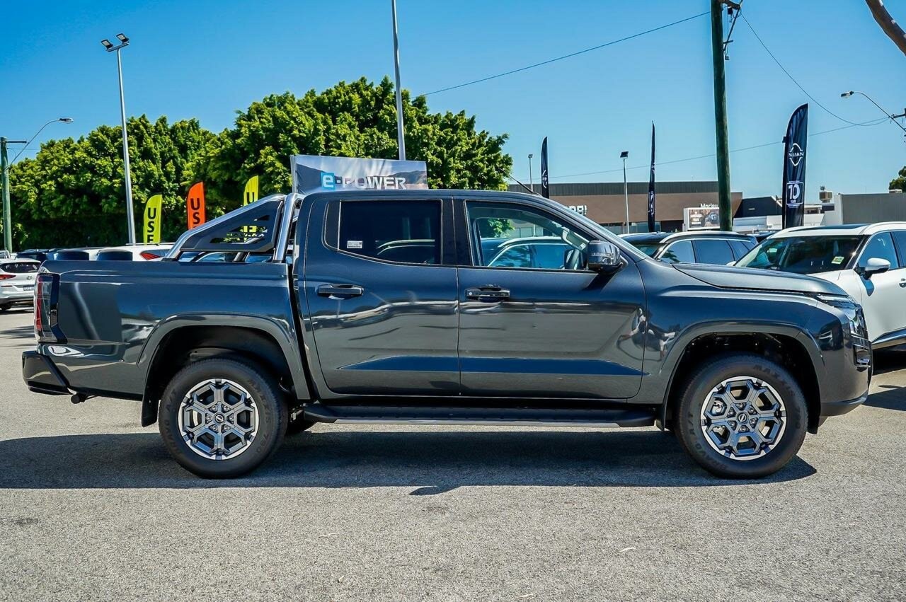 Nissan Navara image 4