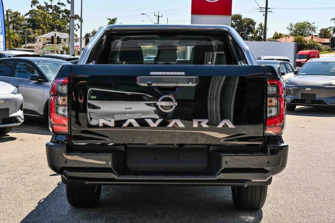 Nissan Navara image 4