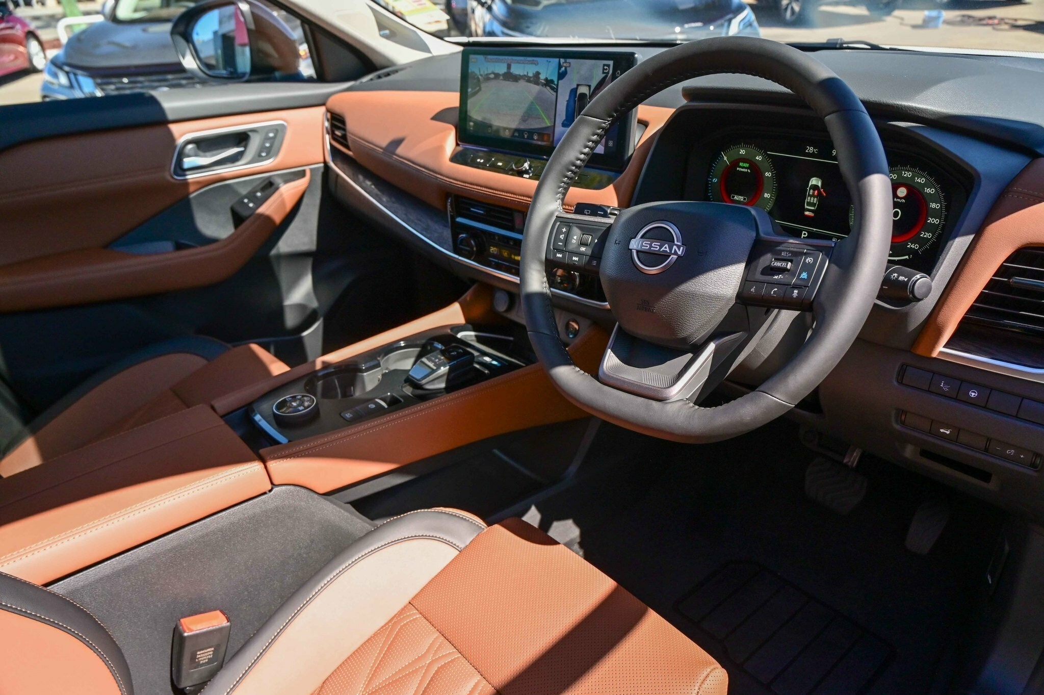 Nissan X-trail image 2