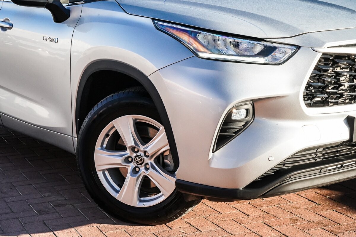 Toyota Kluger image 2