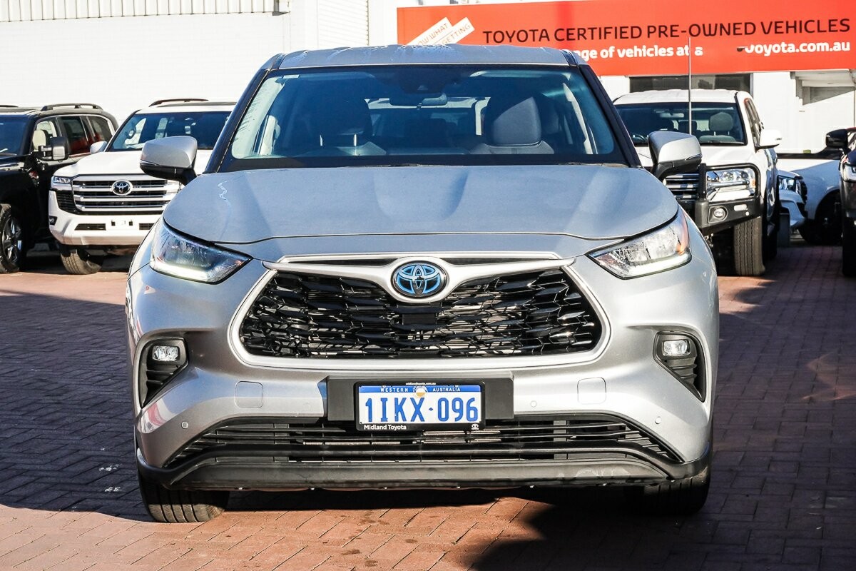 Toyota Kluger image 3