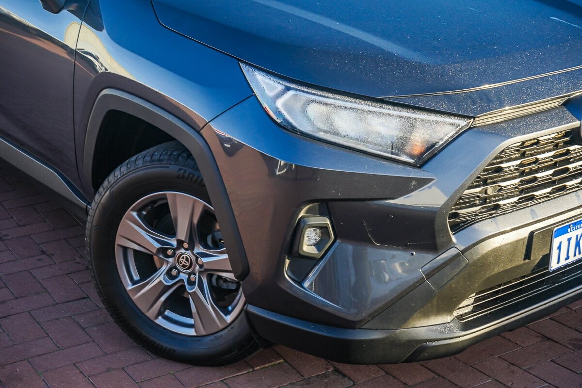 Toyota Rav4 image 2