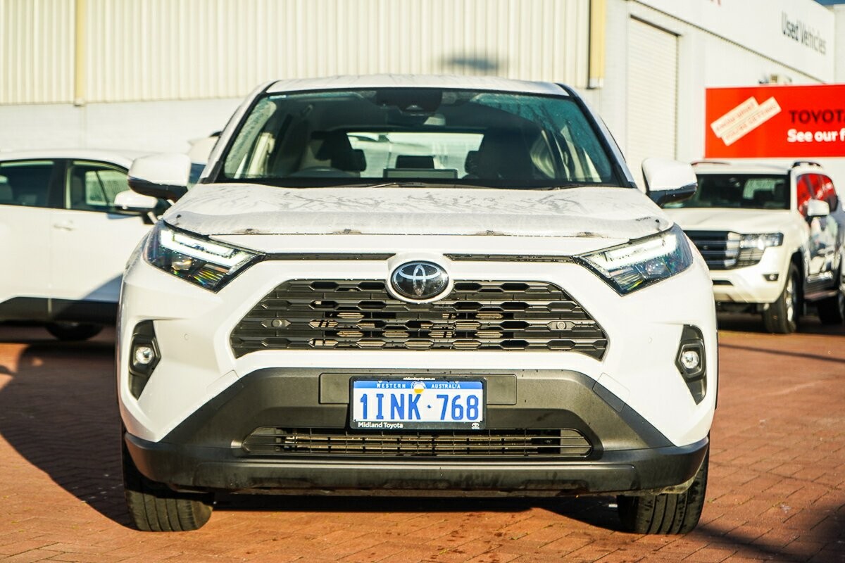 Toyota Rav4 image 3