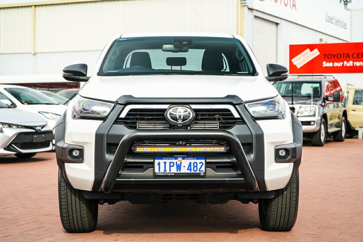 Toyota Hilux image 3
