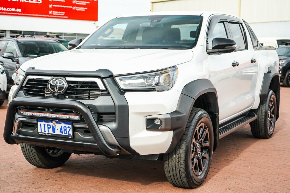 Toyota Hilux image 4