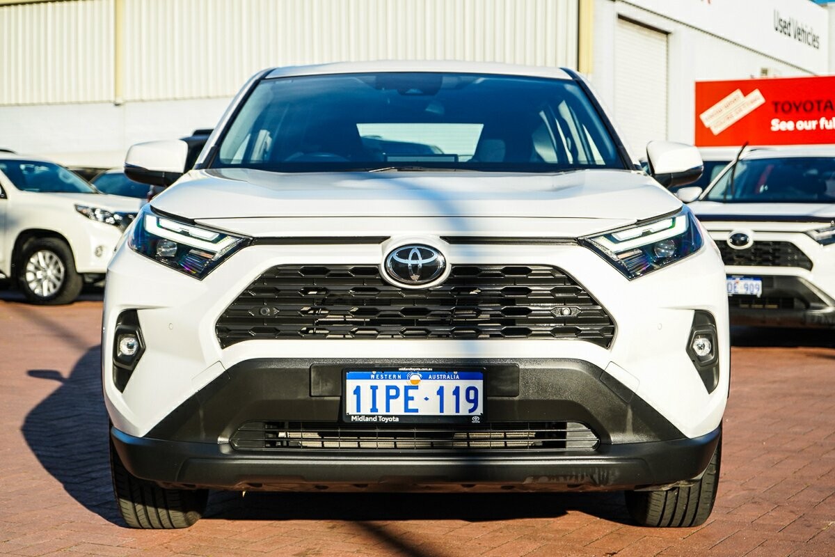 Toyota Rav4 image 3