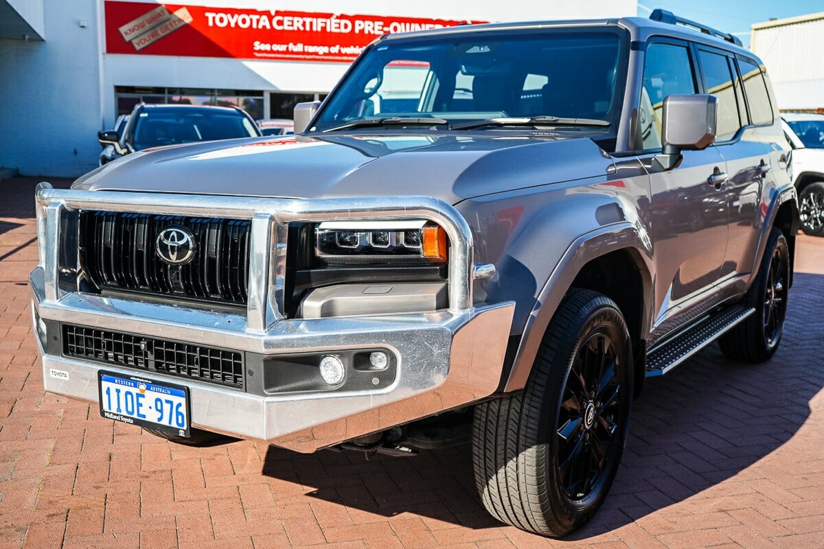 Toyota Landcruiser Prado image 4