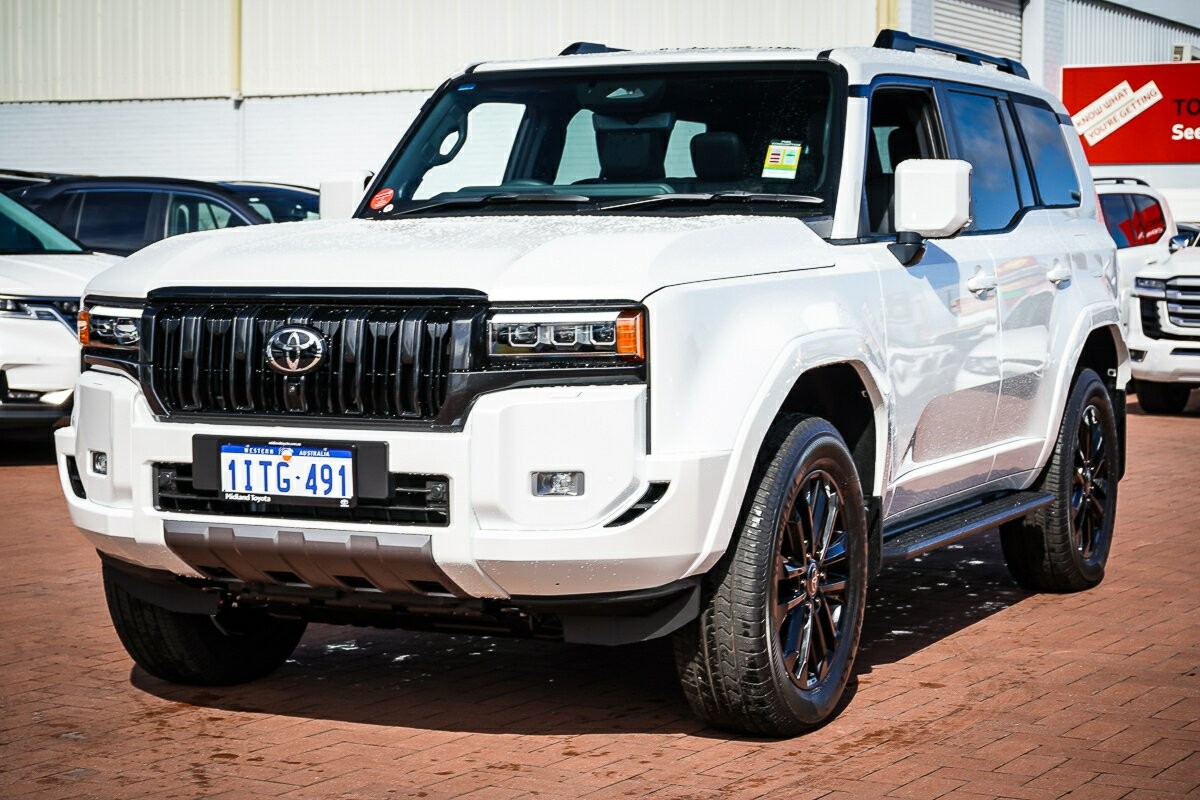 Toyota Landcruiser Prado image 4