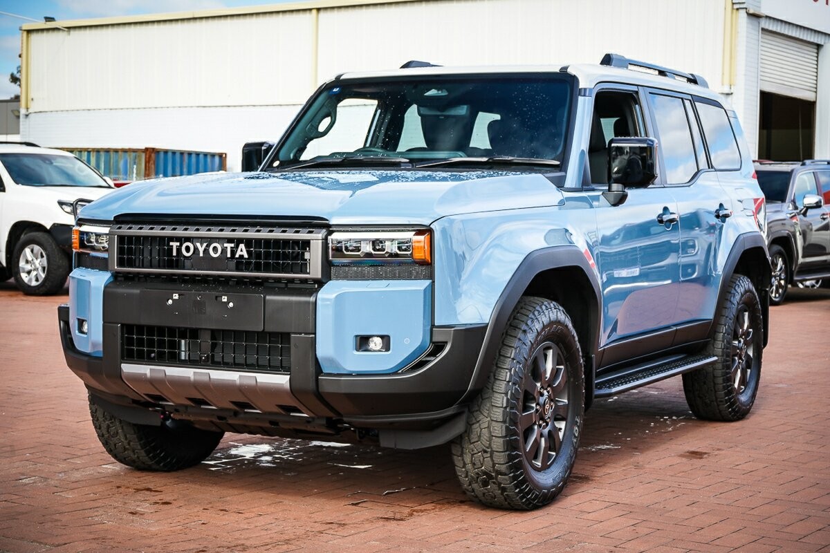 Toyota Landcruiser Prado image 4