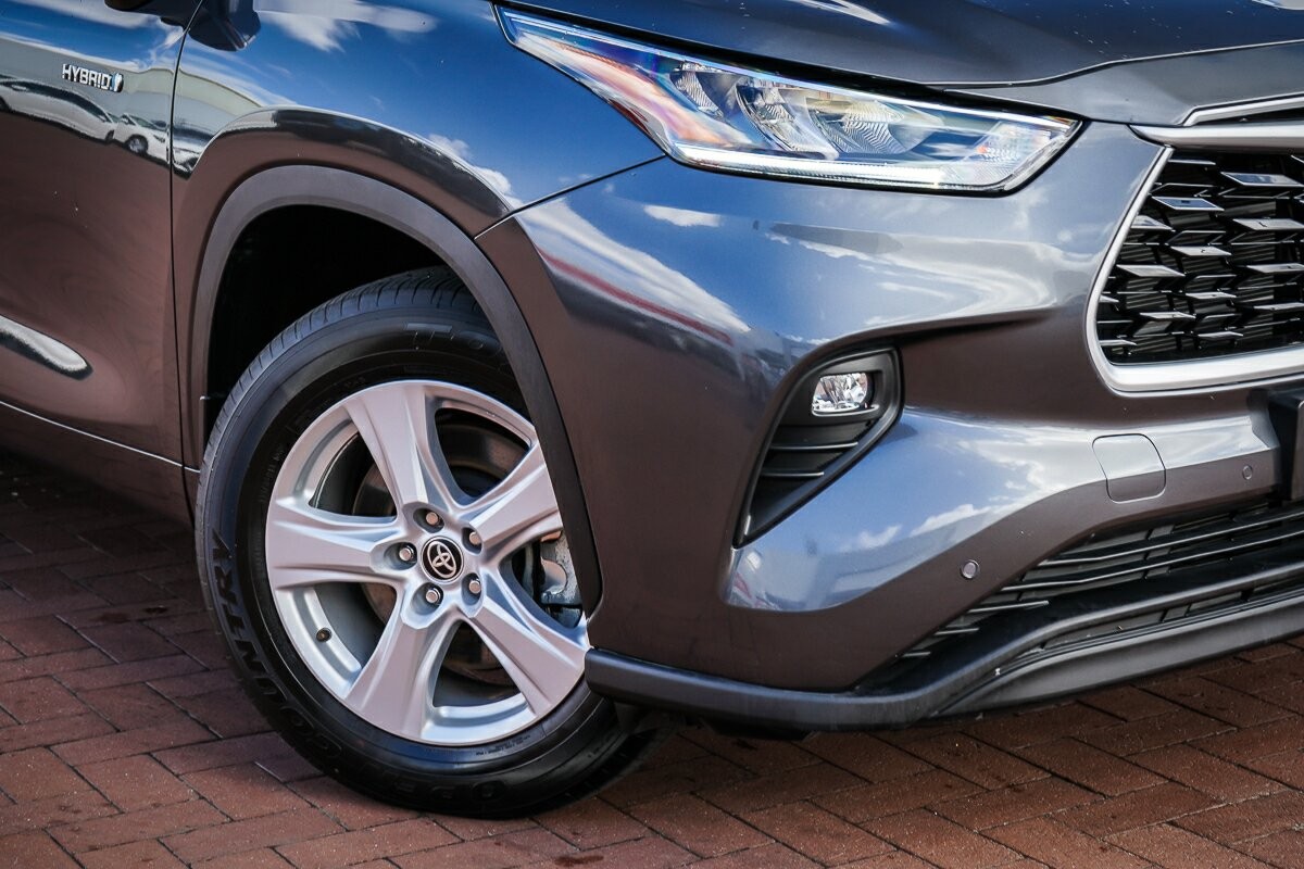 Toyota Kluger image 2