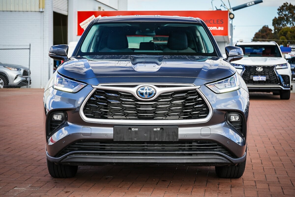 Toyota Kluger image 3
