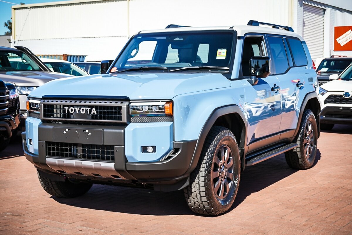 Toyota Landcruiser Prado image 4