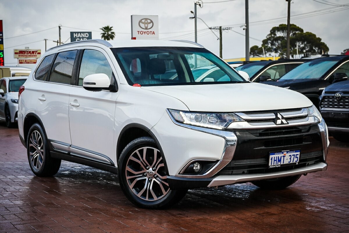 Mitsubishi Outlander image 1