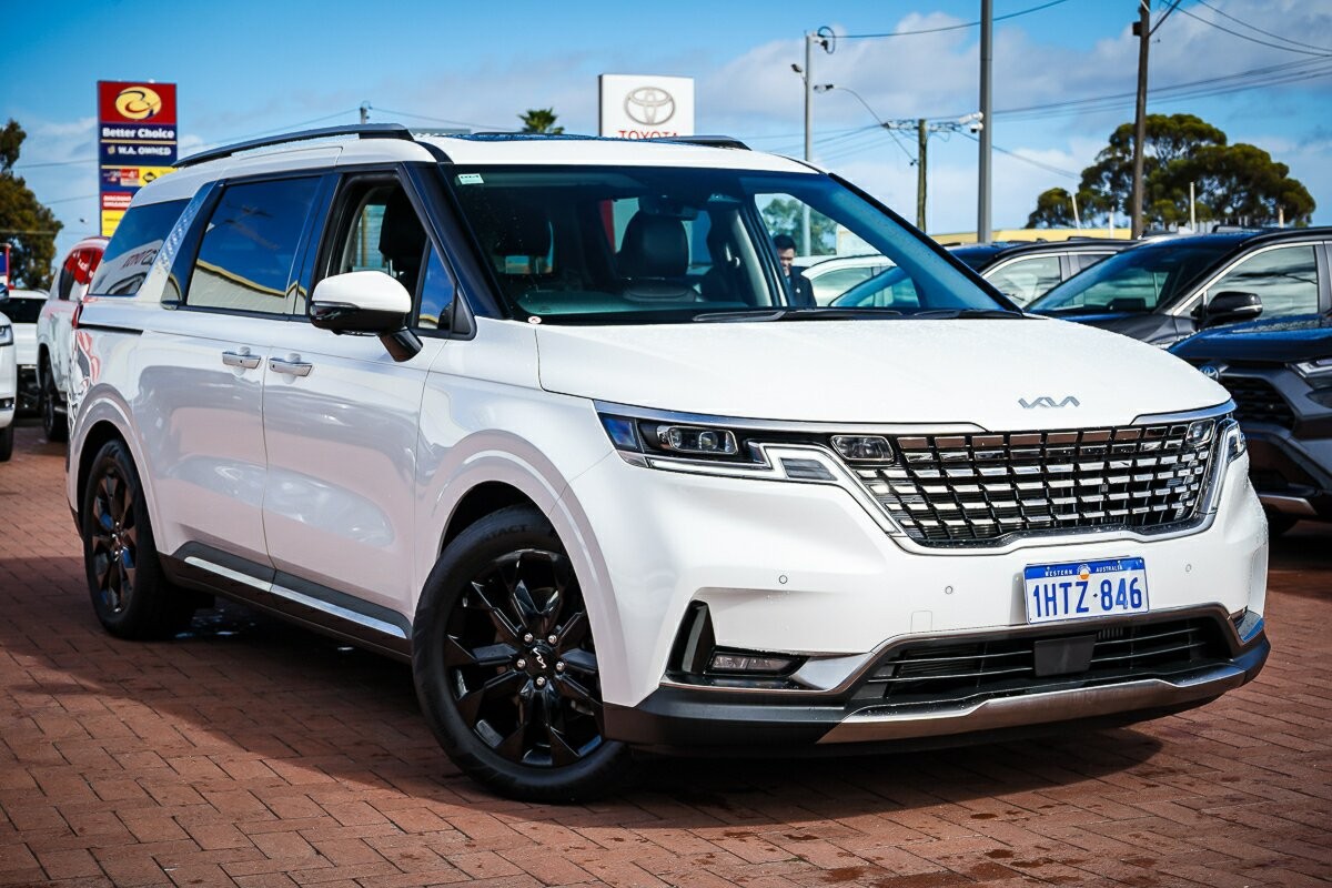 Kia Carnival image 1