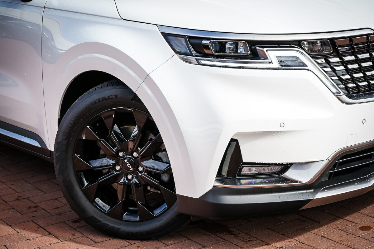 Kia Carnival image 2