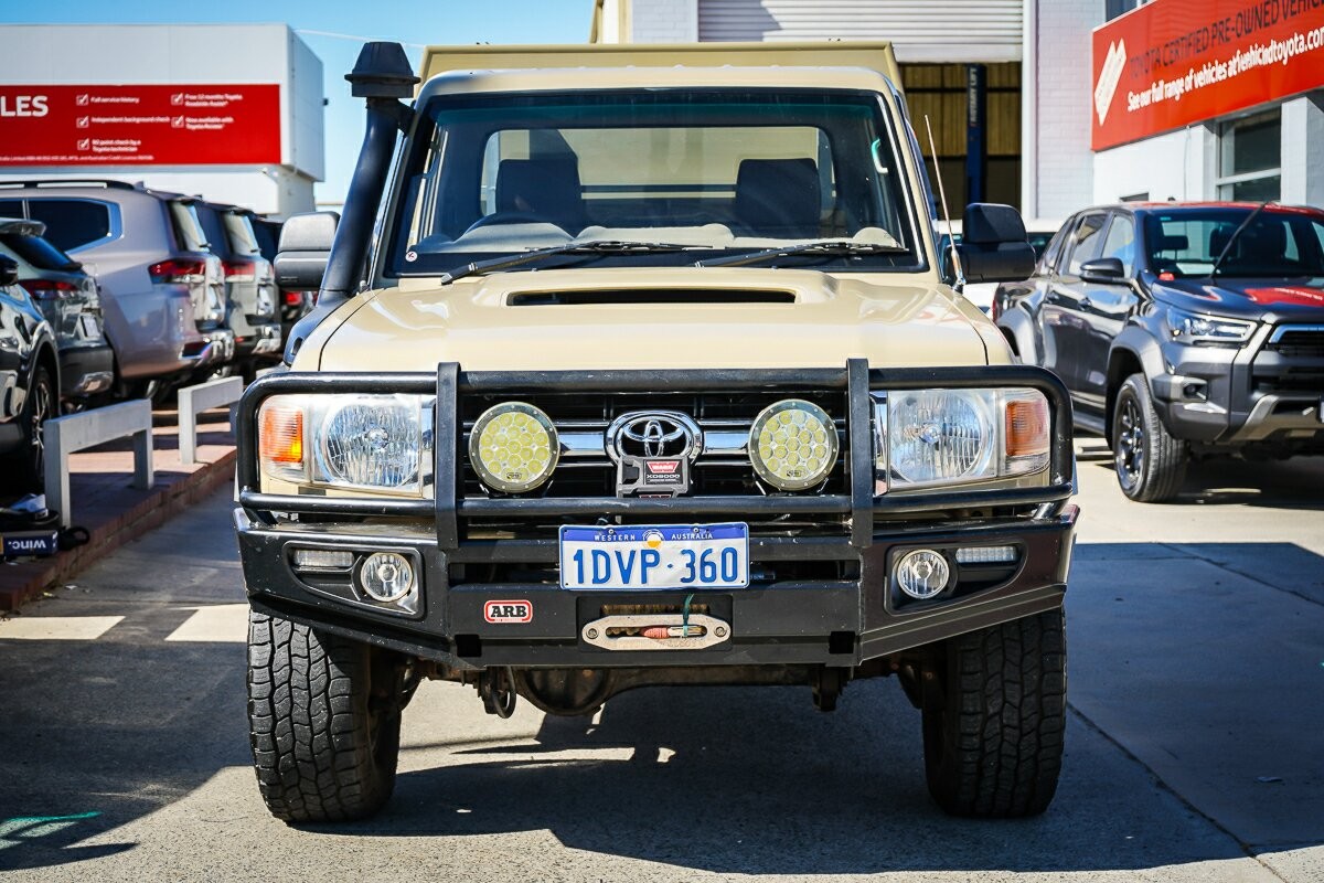 Toyota Landcruiser image 3