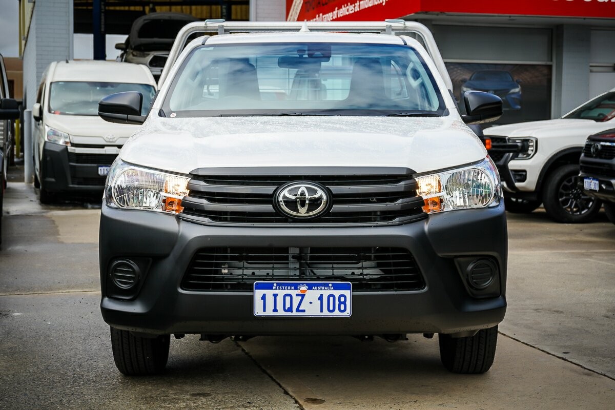 Toyota Hilux image 3