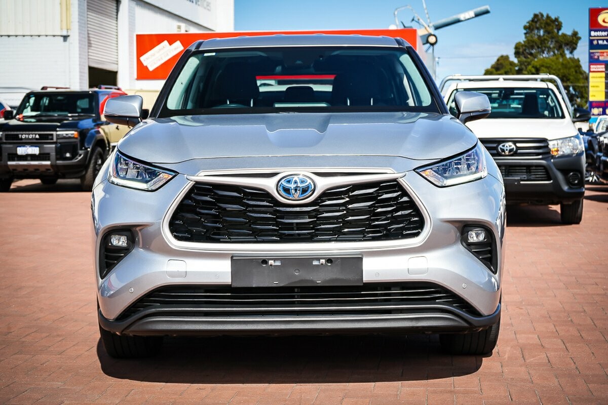 Toyota Kluger image 3