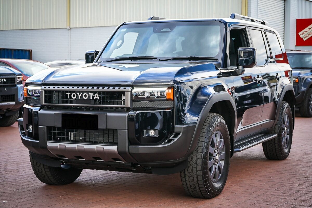 Toyota Landcruiser Prado image 4