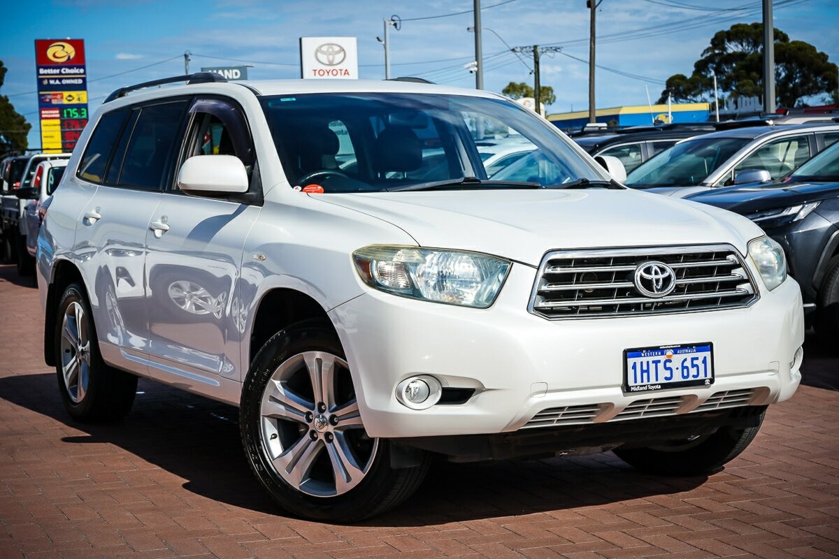 Toyota Kluger image 1