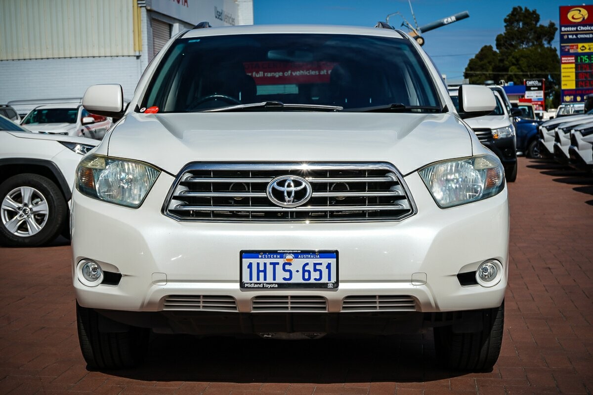 Toyota Kluger image 3