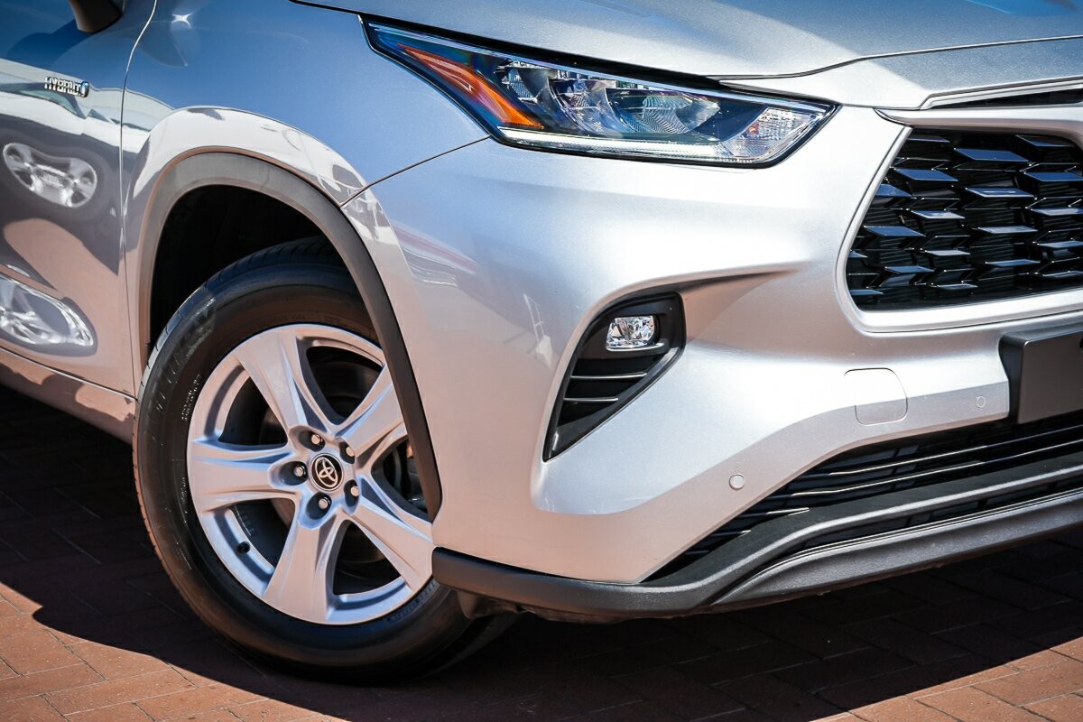 Toyota Kluger image 2