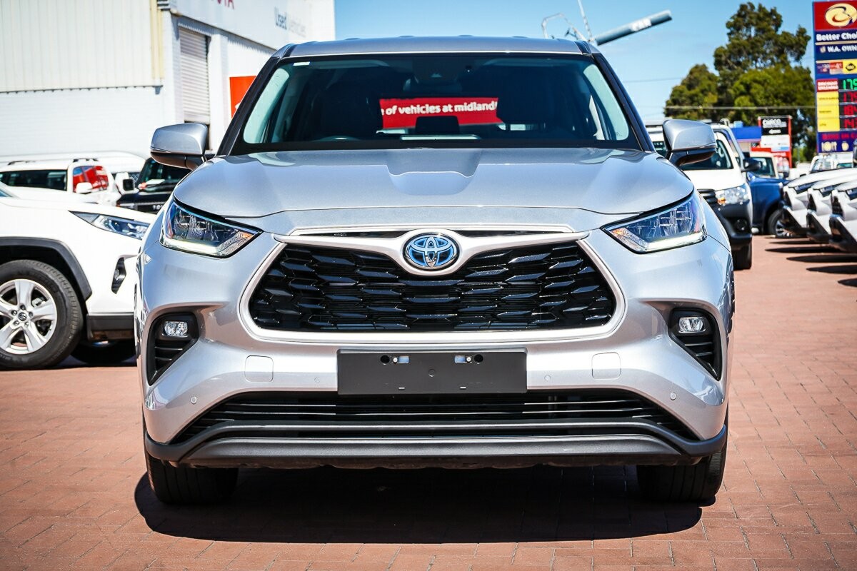 Toyota Kluger image 3