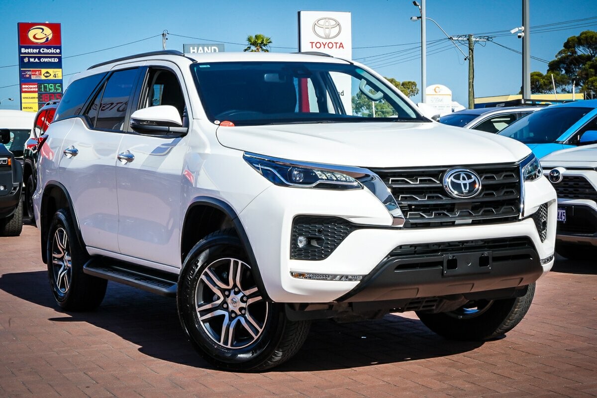 Toyota Fortuner image 1