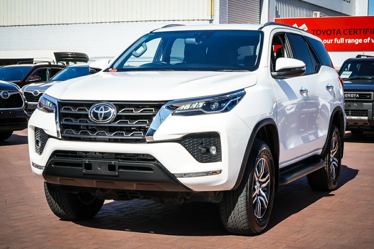 Toyota Fortuner image 4