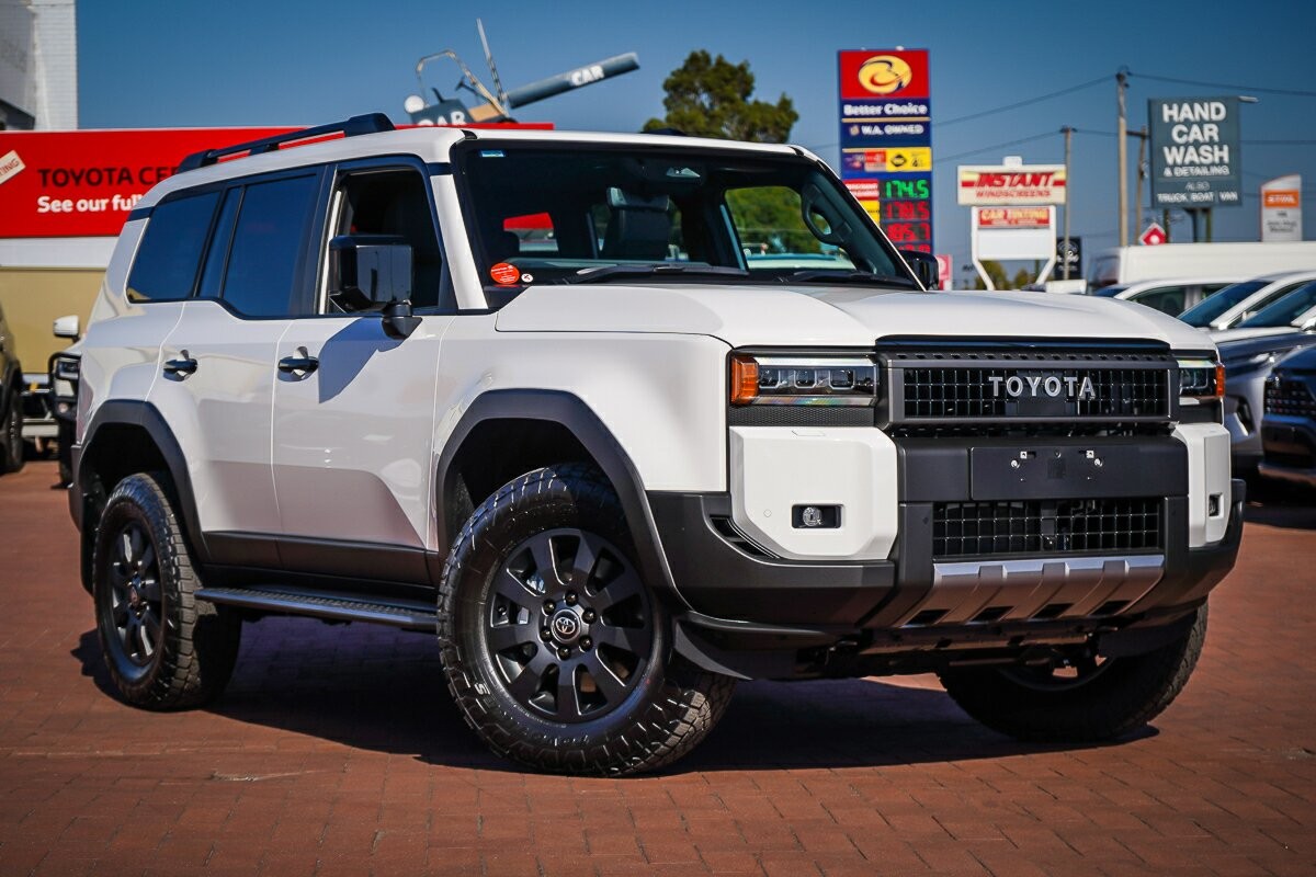 Toyota Landcruiser Prado image 1