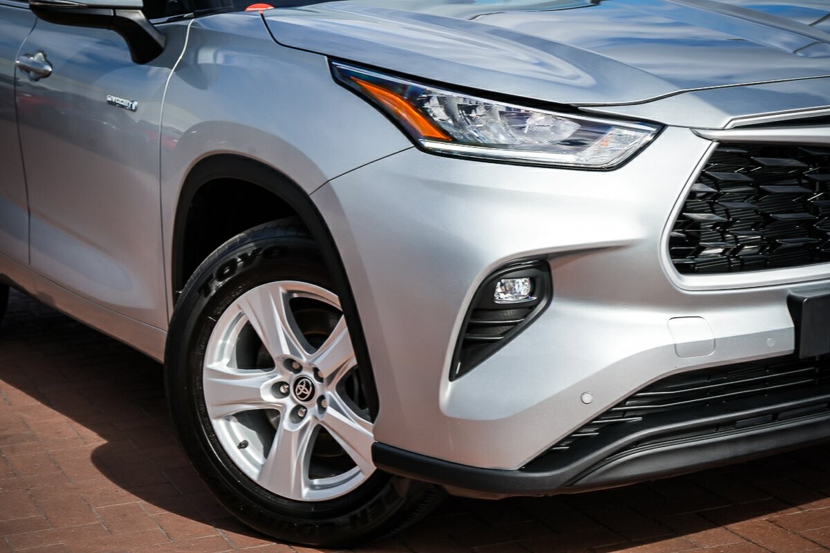 Toyota Kluger image 2