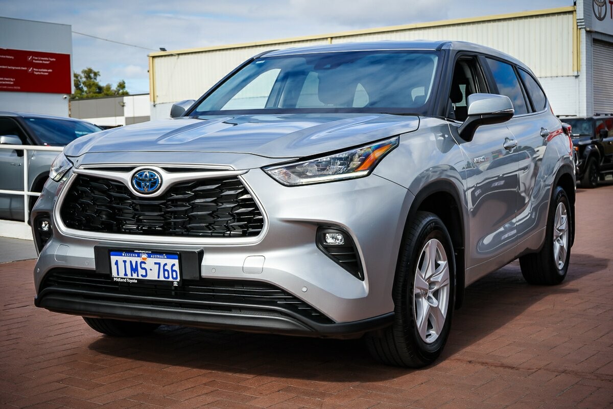 Toyota Kluger image 4