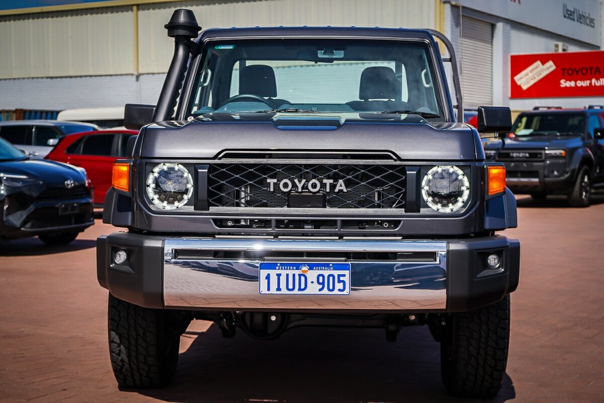Toyota Landcruiser image 3