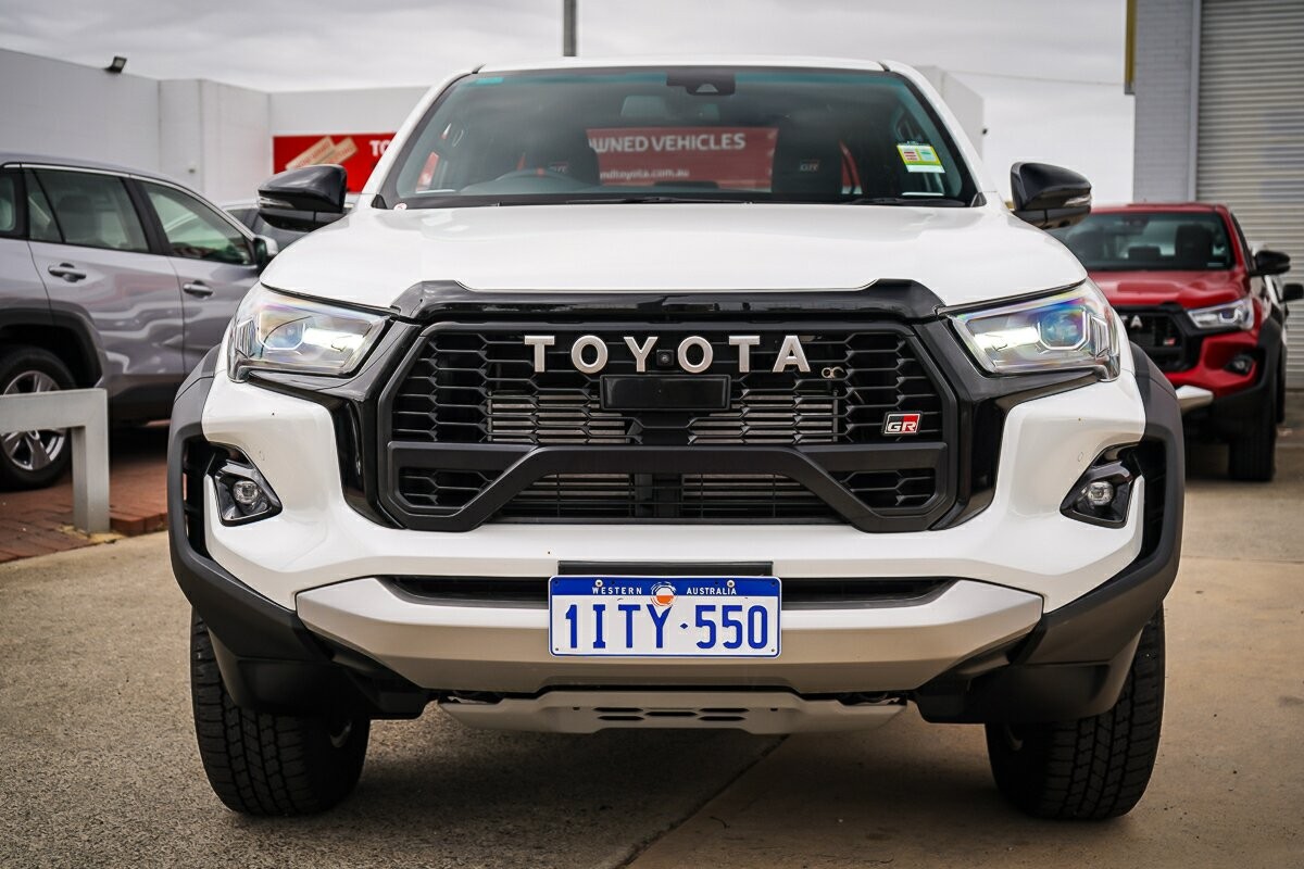 Toyota Hilux image 3