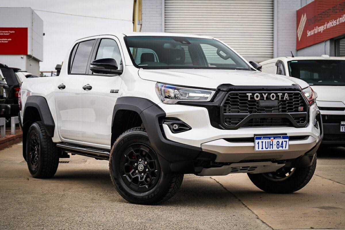 Toyota Hilux image 1