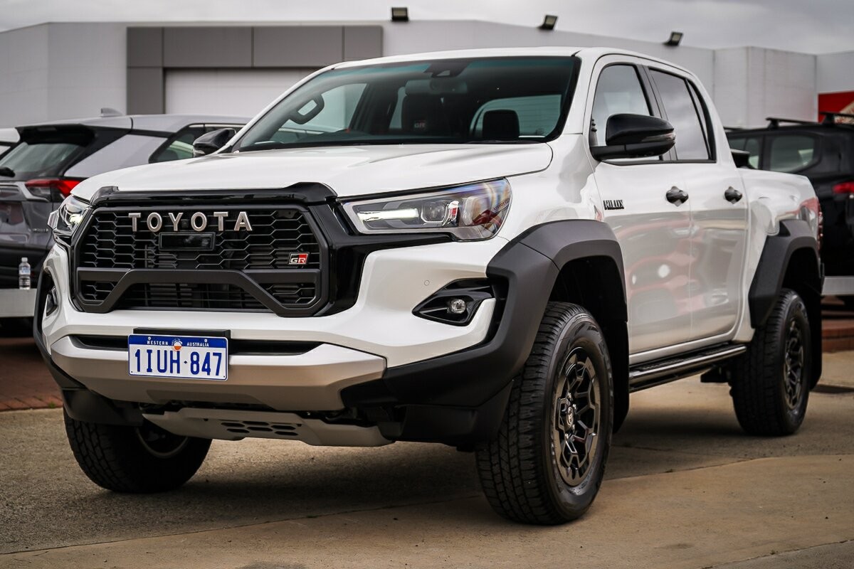 Toyota Hilux image 4