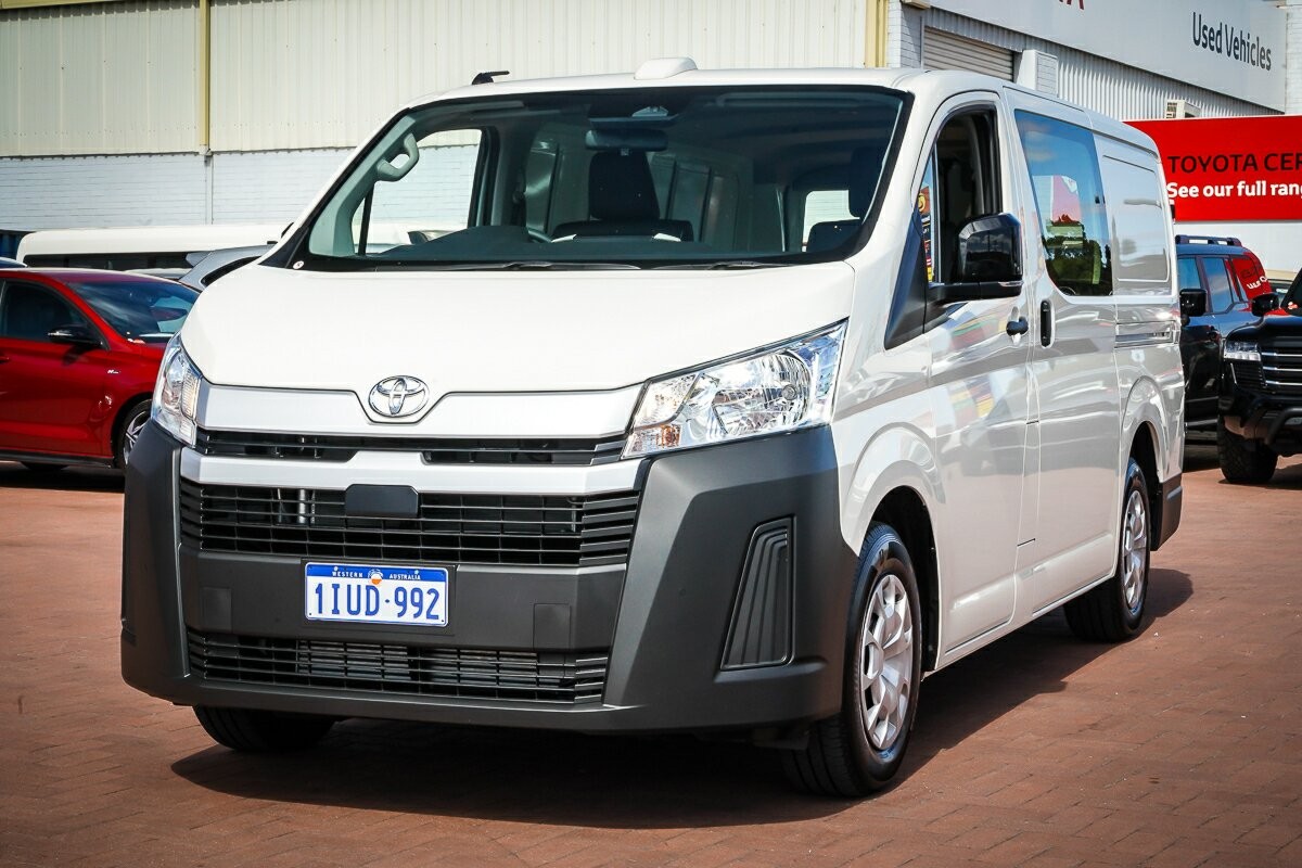 Toyota Hiace image 3