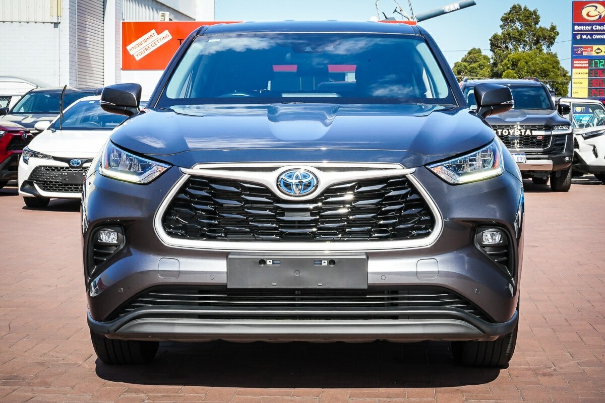 Toyota Kluger image 3