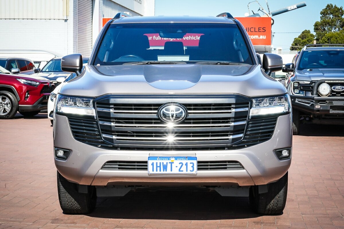 Toyota Landcruiser image 3