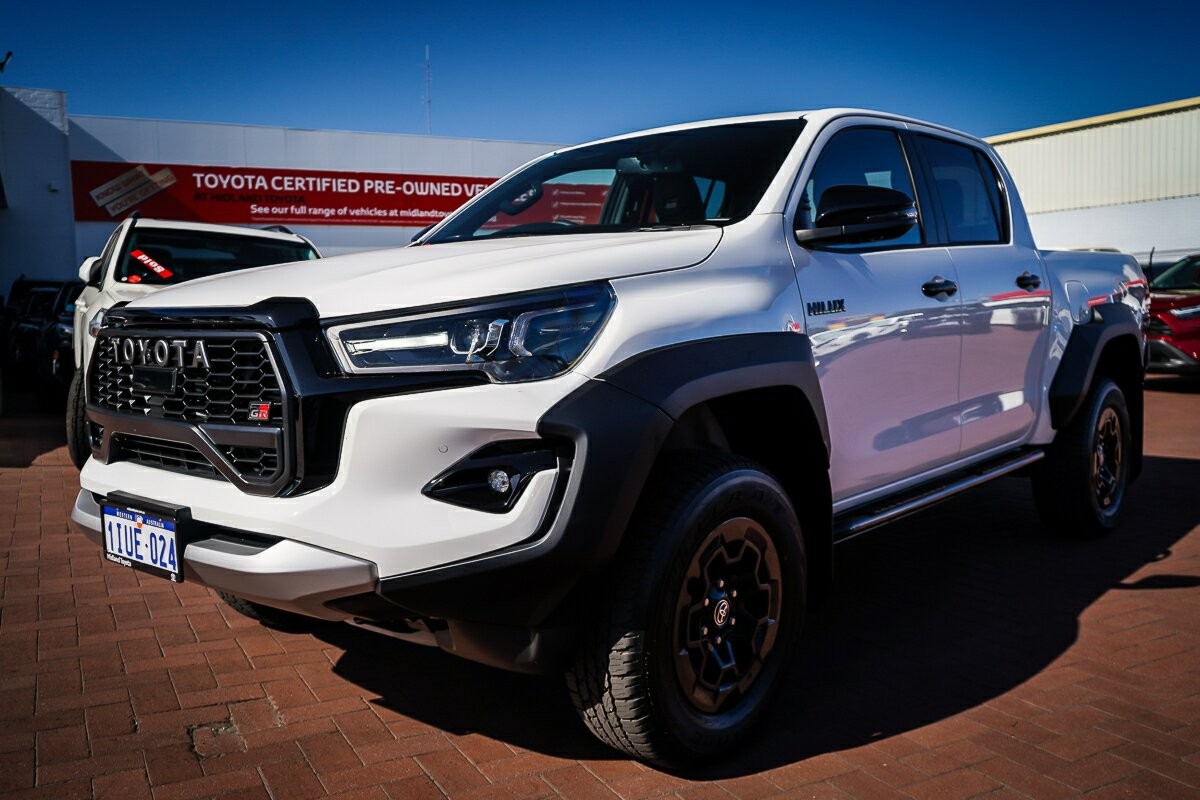 Toyota Hilux image 4