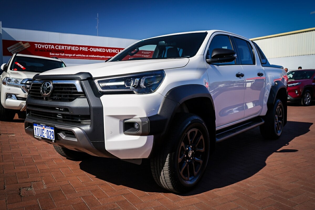 Toyota Hilux image 4