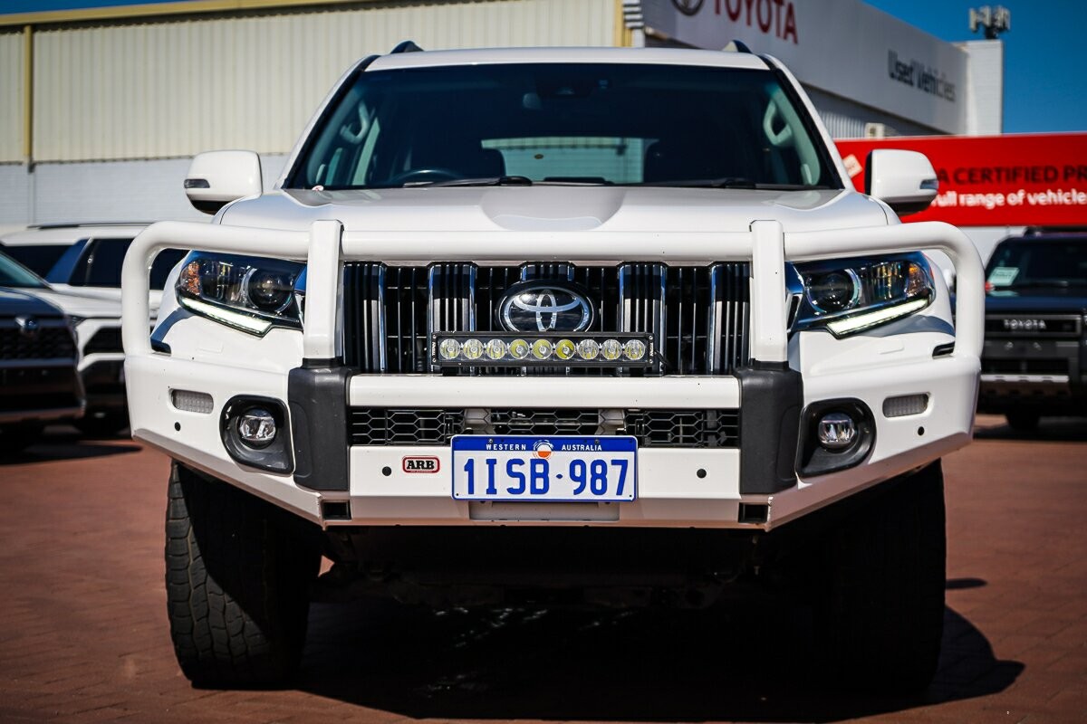 Toyota Landcruiser Prado image 3