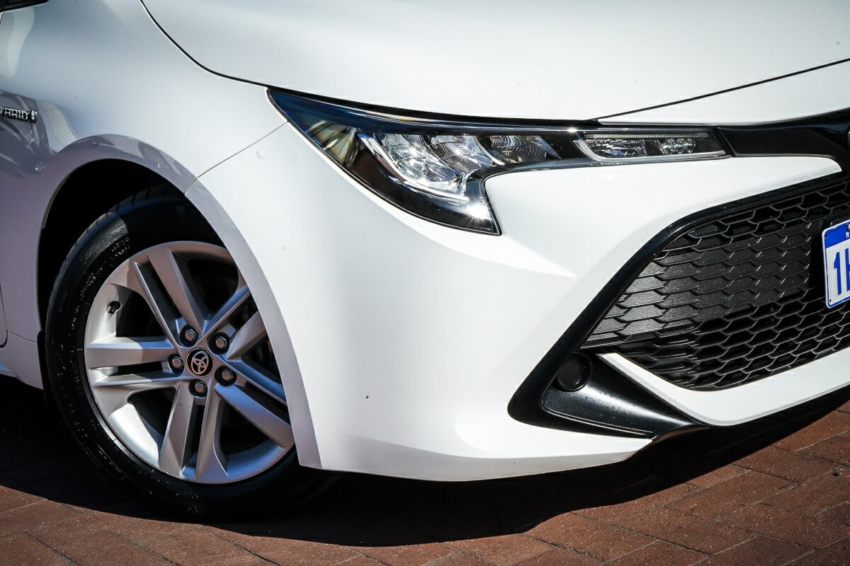 Toyota Corolla image 2